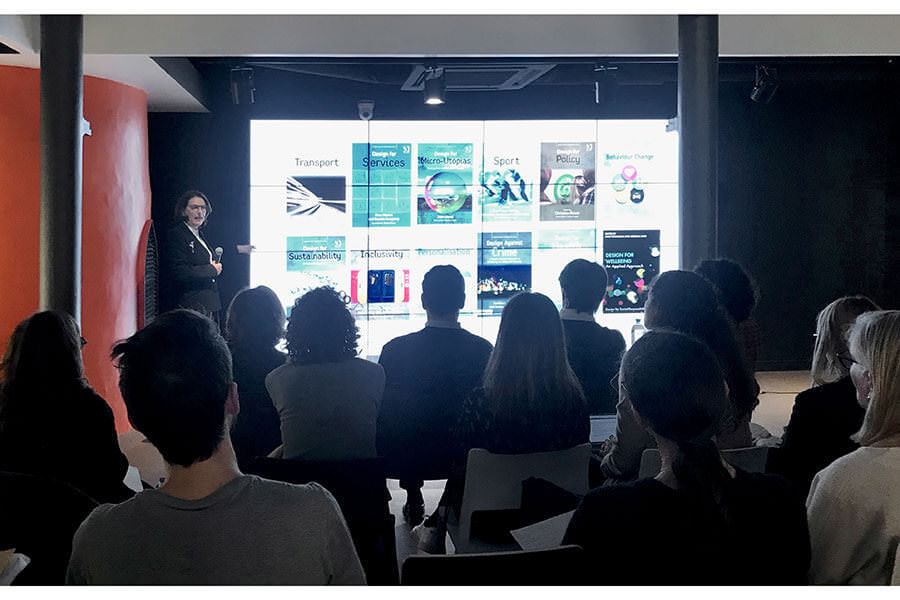 Lady Rachel Cooper pendant son discours inaugural école de design ; Laboratoire Exalt Design Lab ; Recherche