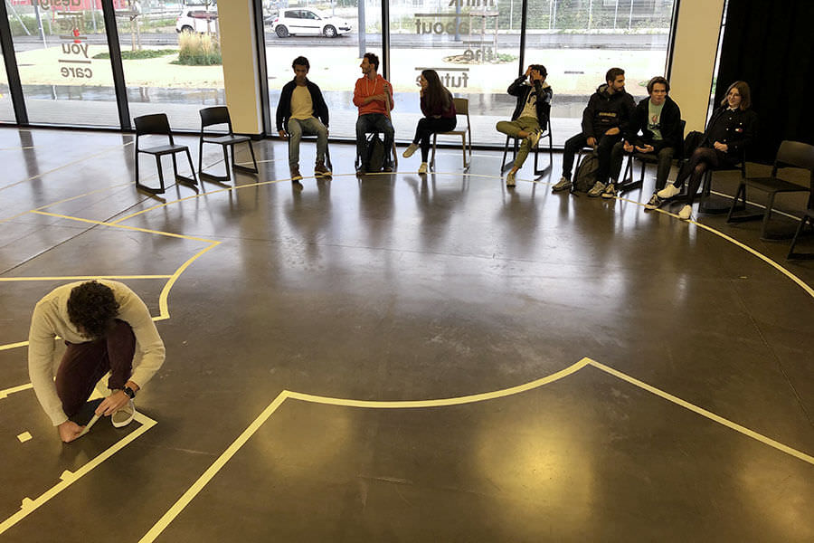 Nos étudiants en atelier initiation design d'espace Strate, école de design Lyon