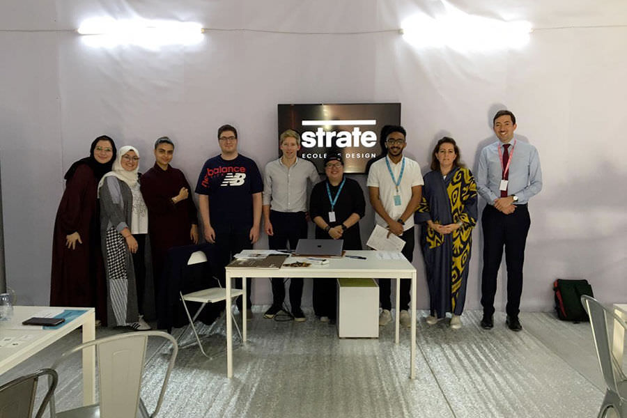 Les étudiants saoudiens et les membres du jury Strate Ecole de design Saudi Design Week