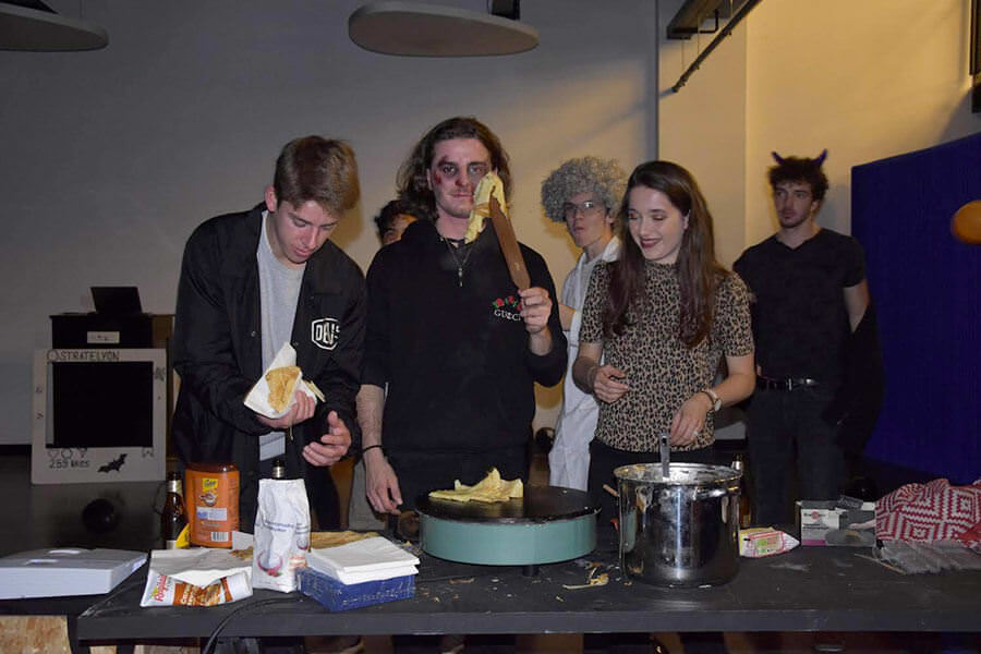 Nos étudiants à la soirée Halloween Ecole de design