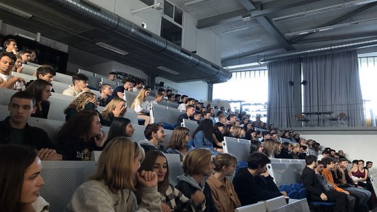 Des étudiants pendant la rentrée 2019 école de design ; rentrée 2020