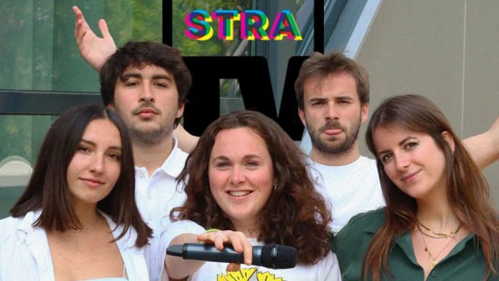 Les membres de Stra'Tv : Manon, Victor, Clara, Edouard et Julie (de gauche à droite) ecole de design