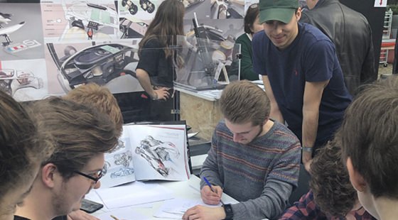 Nos étudiants au stand de l'école au Festival de l'Automobile école de design ; Renault ; projet design