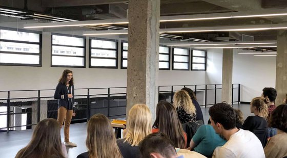 A Lyon, nos étudiants en cours d'expression en public école de design Lyon