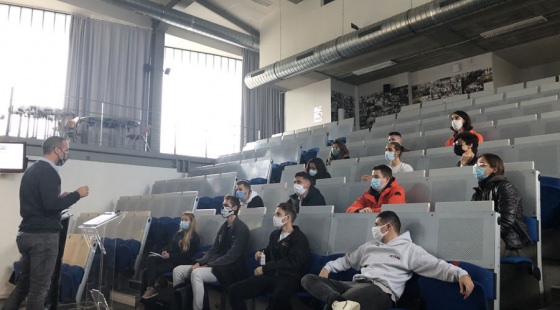 Les étudiants en 3ème année Modelage 3d en Amphithéâtre pour leur rentrée ecole design