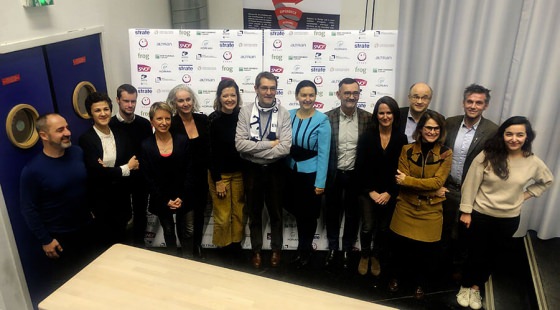 Les membres du Robotics by Design Lab et les représentants des entreprises partenaires école de design ; Robotics by Design Lab