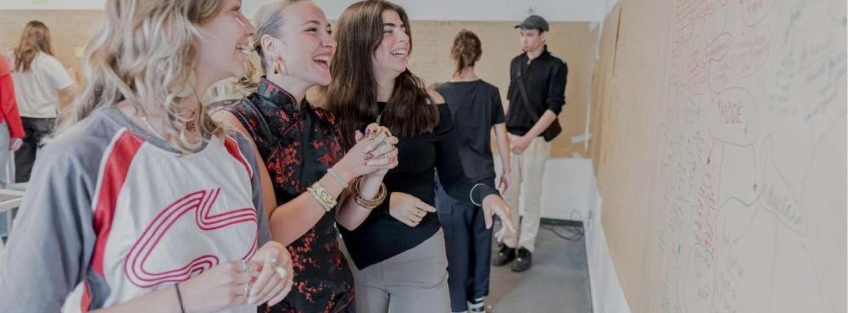 Photo étudiante en école de design à Paris
